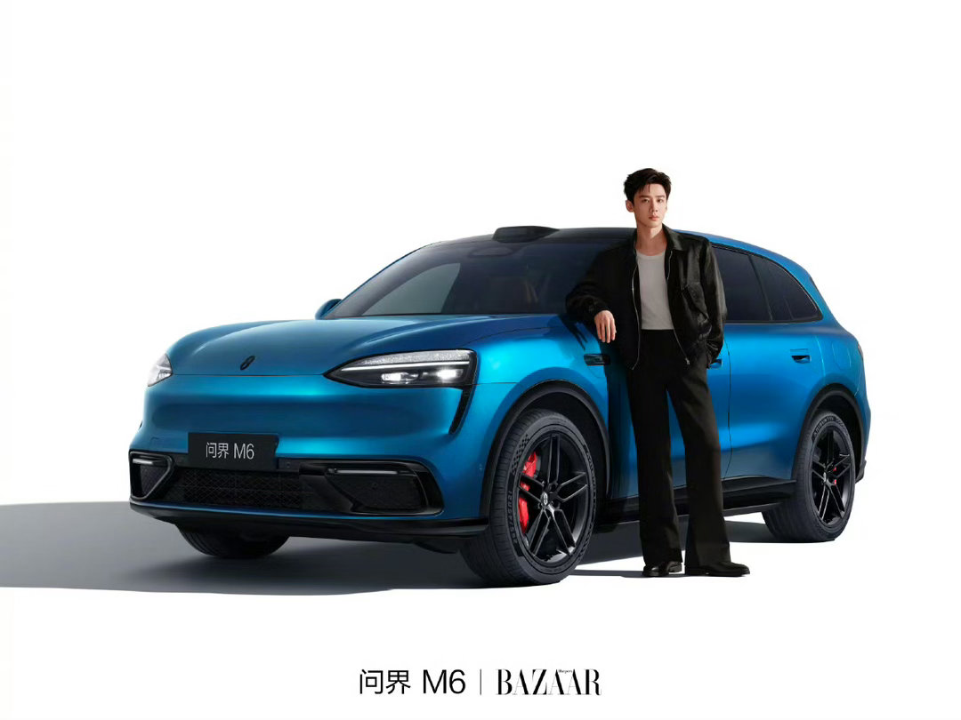 白敬亭携问界M6纯电新版本登场真的好帅的大片，代言人白敬亭跟问界太搭了，小白每一