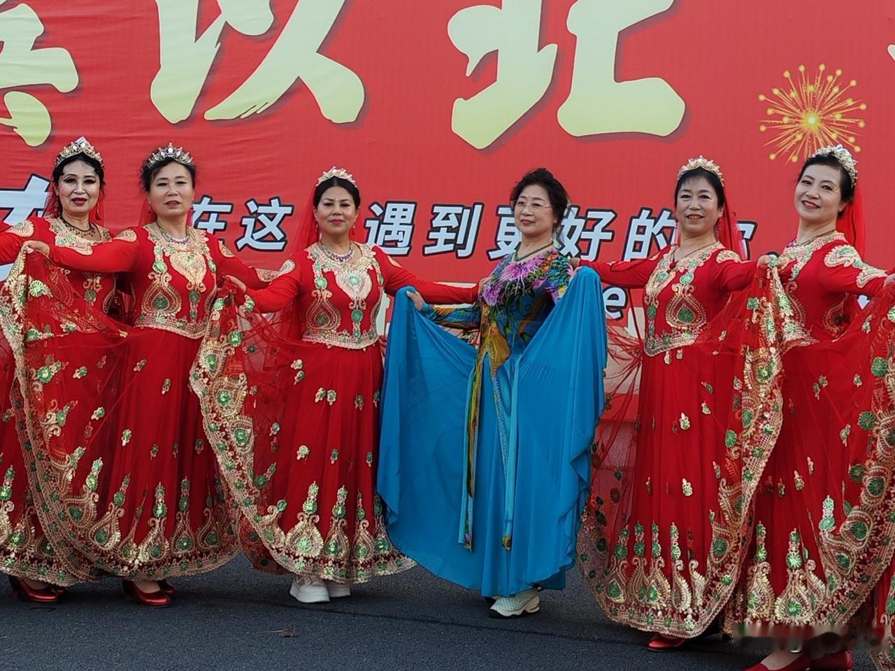 AI在未来取代我，那是不可能的。因为，我是退休人员，身上已经没有公职岗位。
  