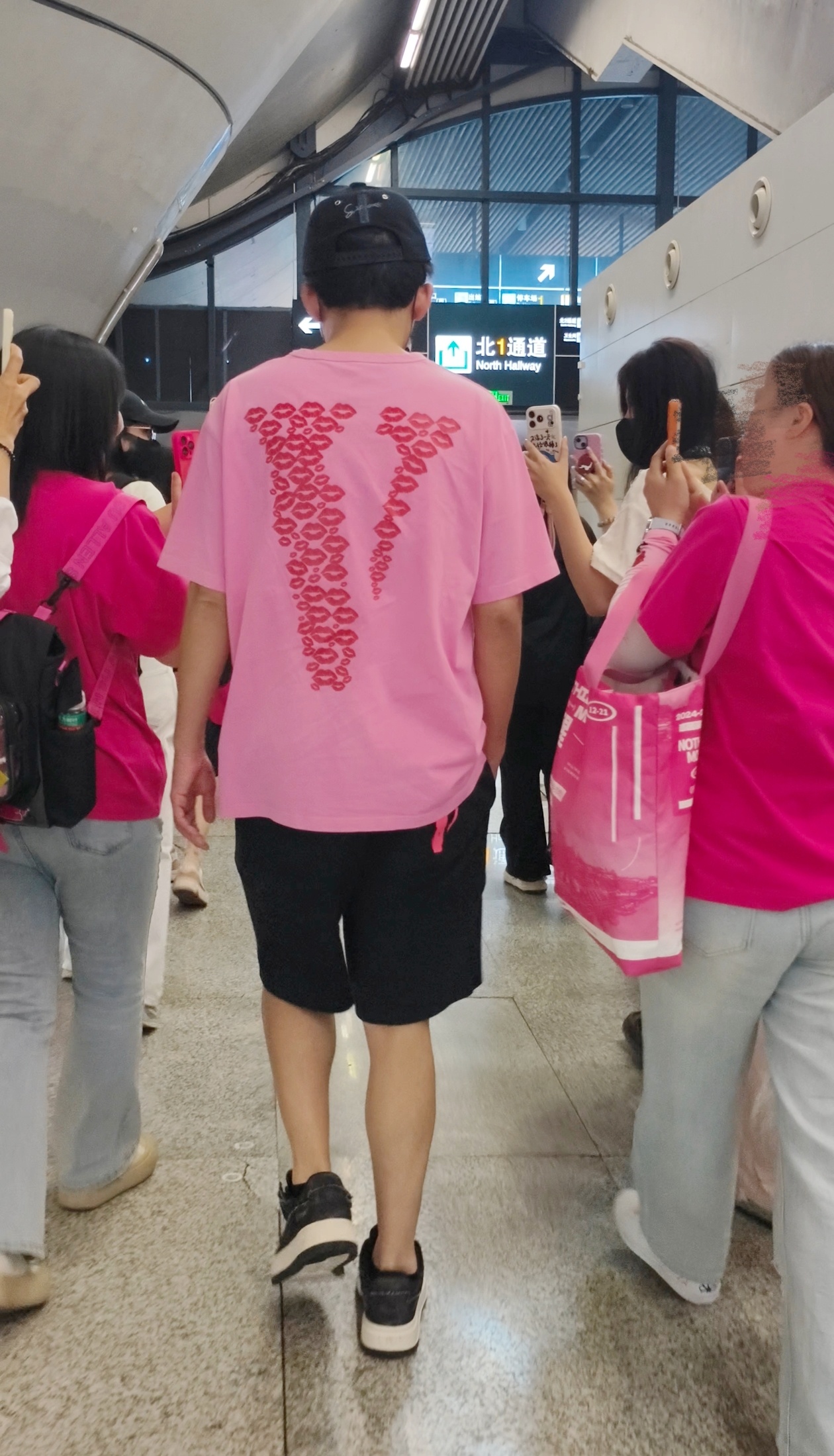 苏醒 不知道，总之这腿很曼妙
