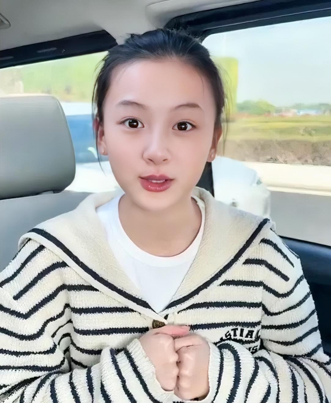 撞脸张柏芝，素人七七官宣出道拍戏
因素颜撞脸张柏芝走红的女孩七七（赵钰琪），1月