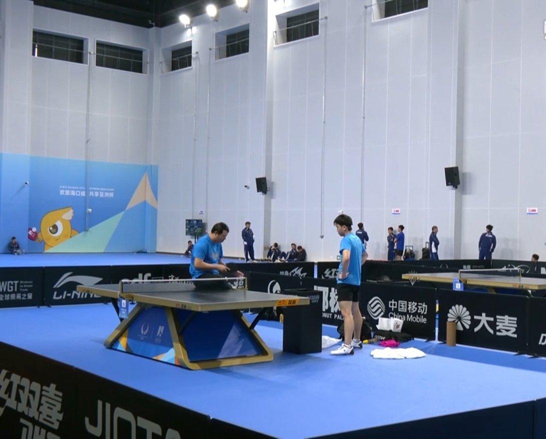 训练结束，人对手教练还在千叮咛万嘱咐