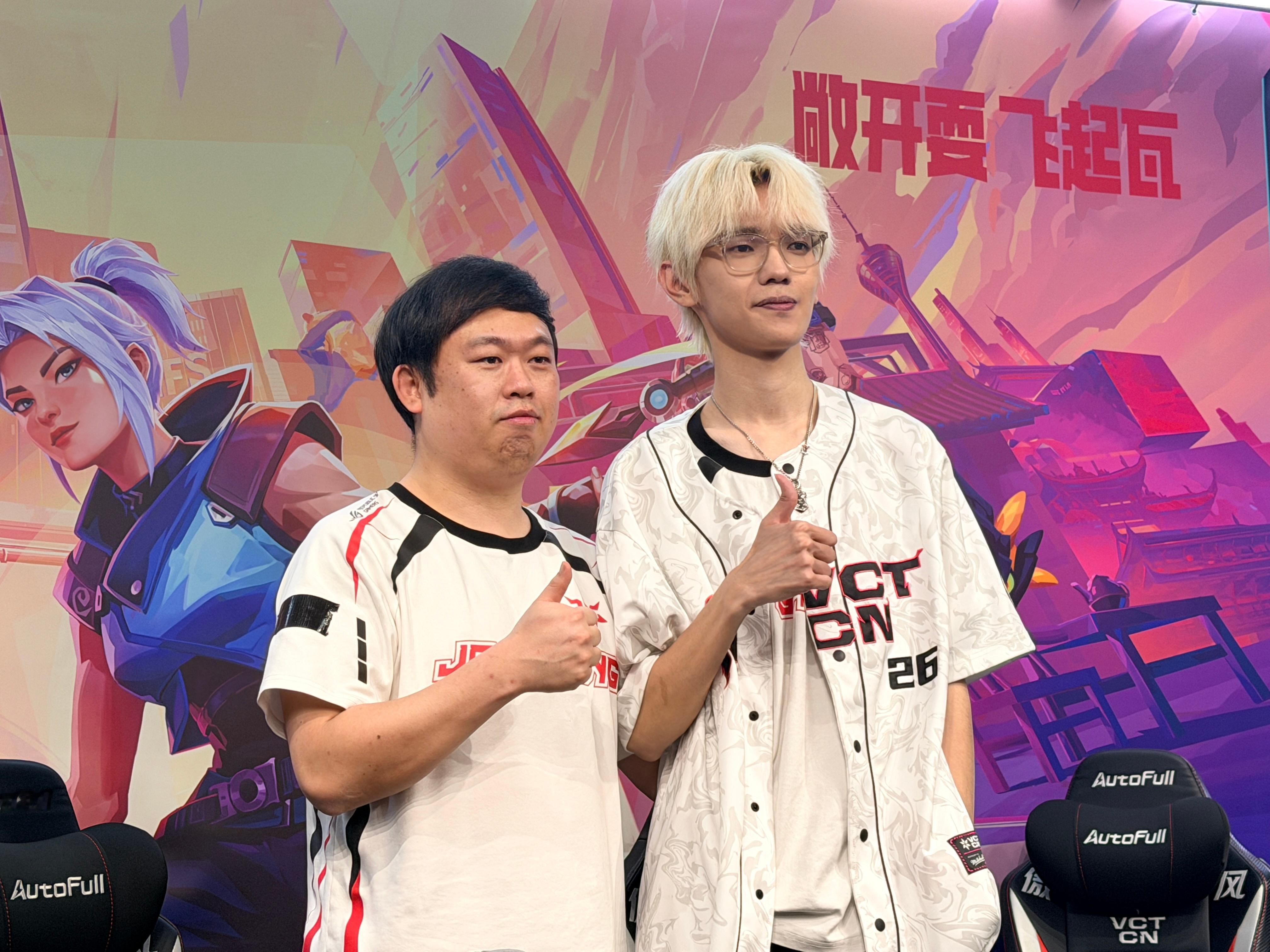 JDG无畏契约 和教练的赛后采访合照来啦2026无畏巡回成都站2026vctcn