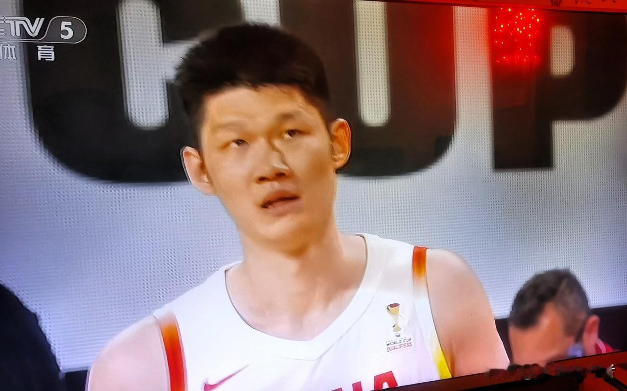 两节逆转，中国男篮杀死日本，解气！今晚中国男篮客场挑战日本男篮，是一场生死之战，