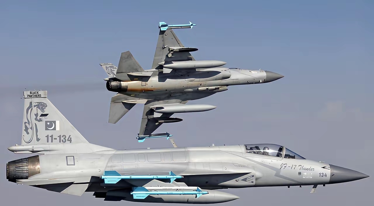 巴基斯坦的“枭龙”战机，在全球军火市场，彻底杀疯了。阿塞拜疆的订单直接砸到46亿