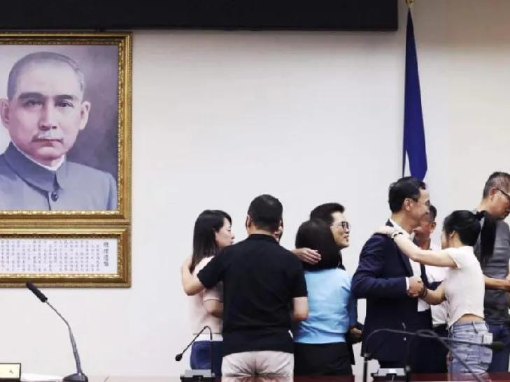 7月27日，联合新闻网报道:“陆委会就大陆国台办对台罢免结果的评价作出回应，称大