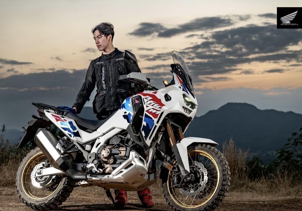 🧣人生路上难免会遇到困难
拐个弯
何尝不是个办法