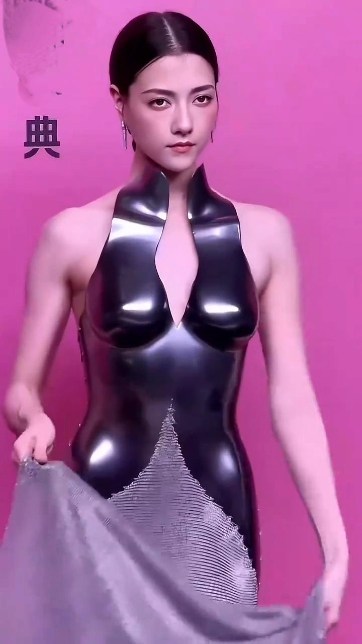 娜然，好身材好气质，美爆了，这太上头了[比心][赞][送自己一朵花]娱乐 好身材