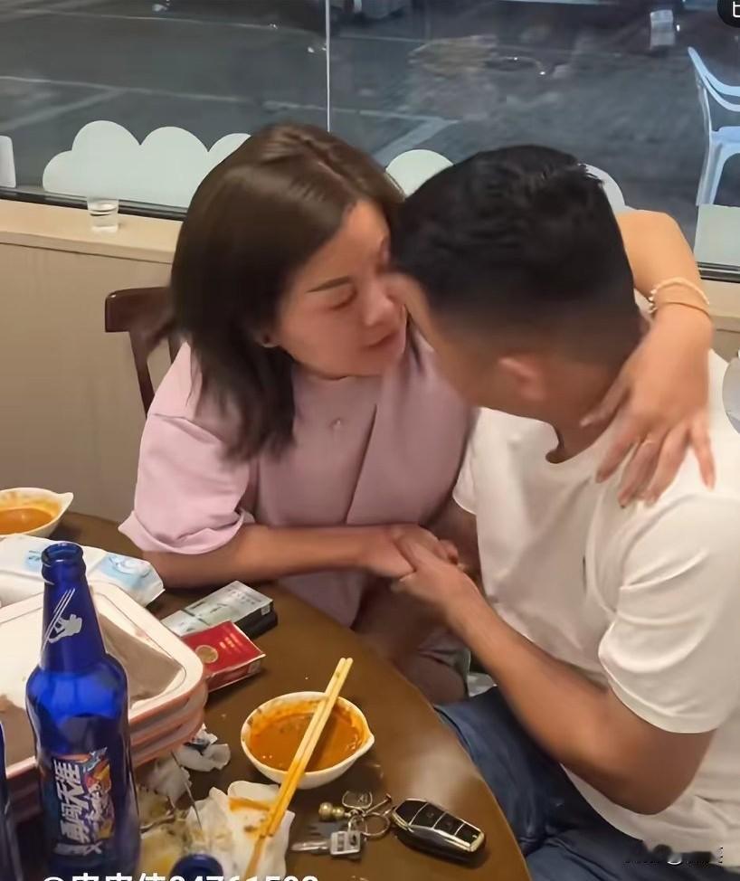 现在同学聚会早变味了

所谓的同学聚会，已经失去了聚会的味道，其目的性不纯了，当