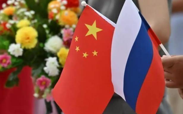 俄罗斯再这样被耗下去，会不会亡国？亡不亡国的，我不知道。但泽连斯基 多撑一天，咱