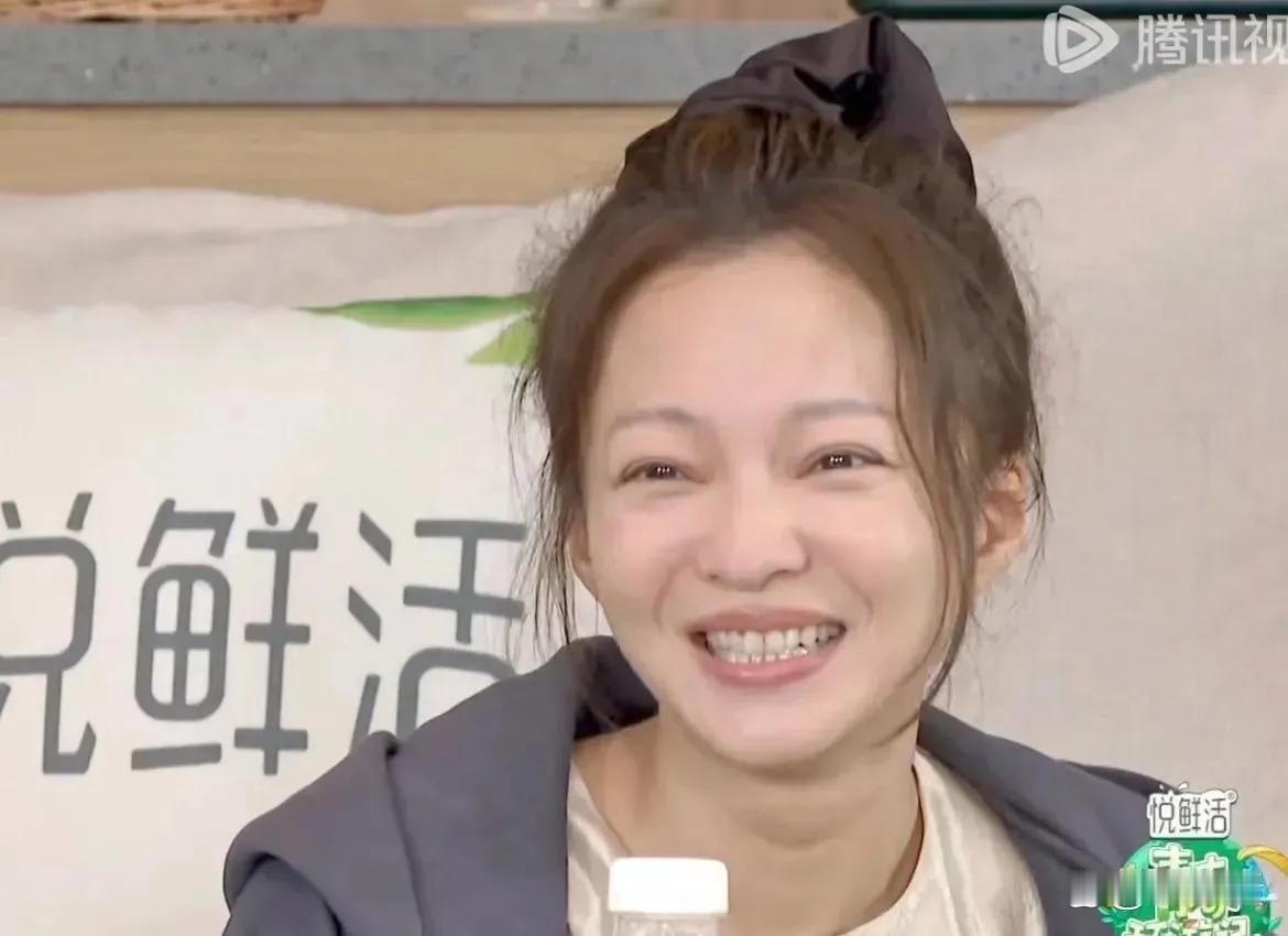 好久不见张韶涵，你不化妆也不像42岁的老年人！

你把一个80后说成是奶奶辈，难