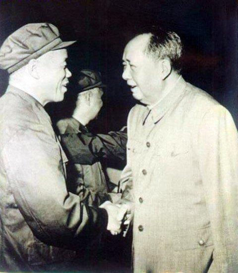 纪念韩先楚上将逝世40周年。毛泽东与韩先楚。
毛泽东认识韩先楚，是从一份电报开始