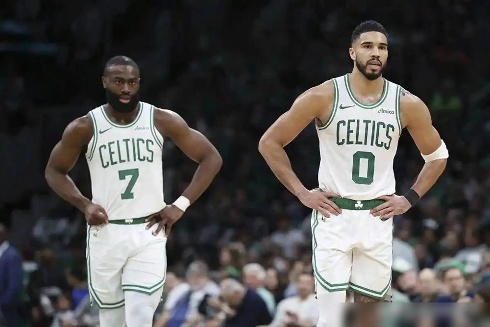 杰森塔图姆的跟腱断裂声仿佛还在耳边，全联盟都端着酒杯等波士顿咽下最后一口气。结果