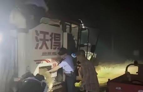 这才是百姓最想看的公职模样！凌晨田间的一幕，太治愈人心

真正的为民服务，从来都