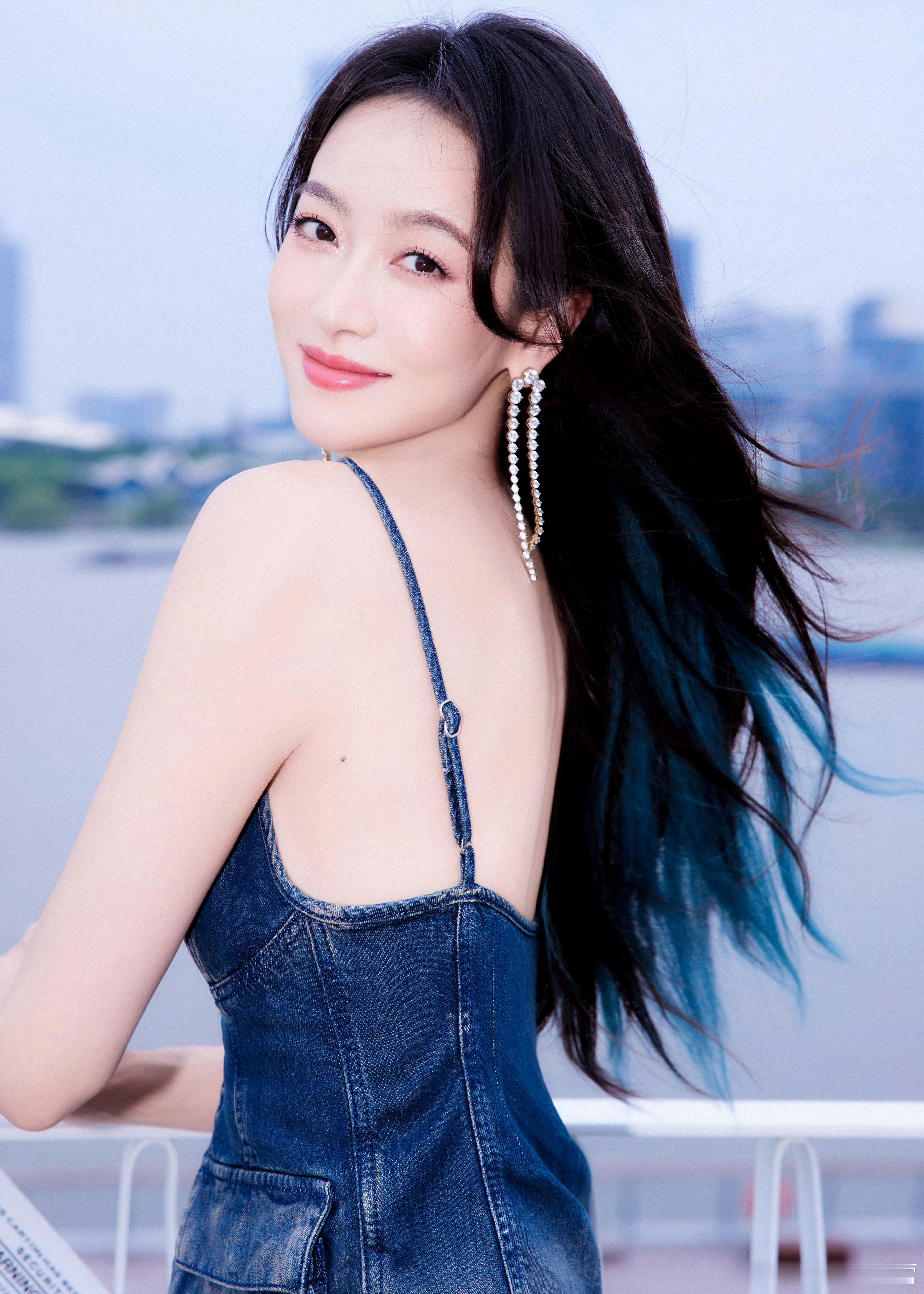 宋茜今日品牌活动纪录～好美哦状态好好哦，Victoria时期是一个巅峰期的美，现