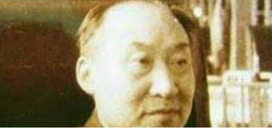 1972年，钱学森在中关村大街散步时，碰到一个乞丐向他乞讨，当钱学森仔细一瞧，却
