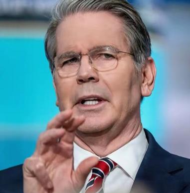 美国真的没招了？买不到稀土，美国财长当场破防：“中国再不卖稀土，我就把几十万留学