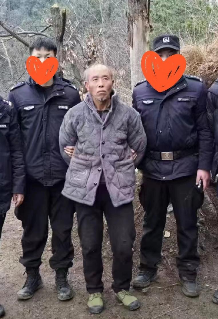隆回刑案嫌犯刘述期，被抓到了！在山里面，当地网友透露，上午出来到村里小卖部买东西