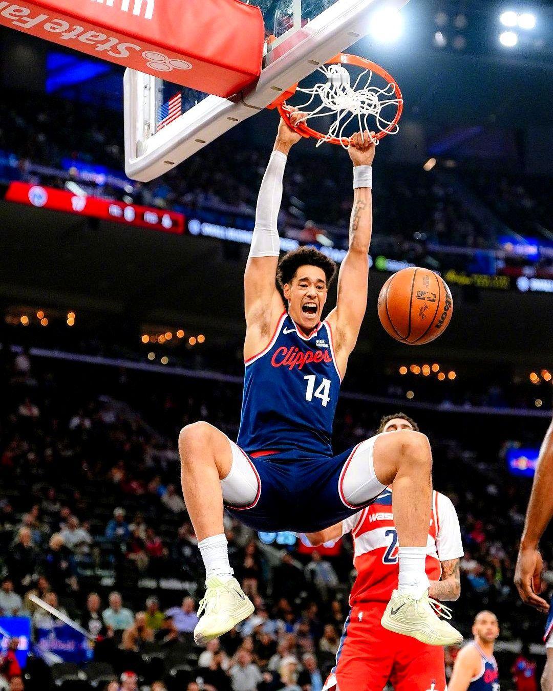 祖巴茨伤了，快船进攻反而活了？！

今天打奇才，半场直接干到领先19分！

那个