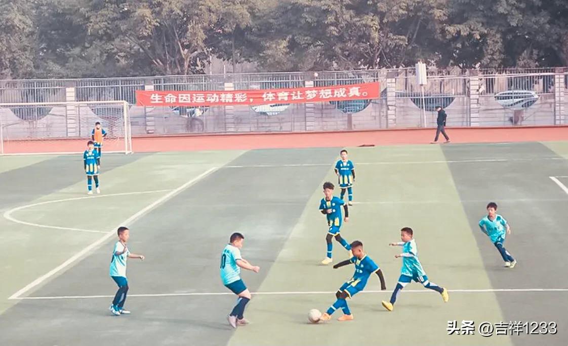 #中国男足需要多久能追上日本?#中国足球必须严抓青训，大力开展大学、高中、初中、