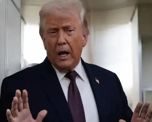 特朗普处理国际事务的方式，用“自以为是，到处碰壁”形容再合适不过。
      