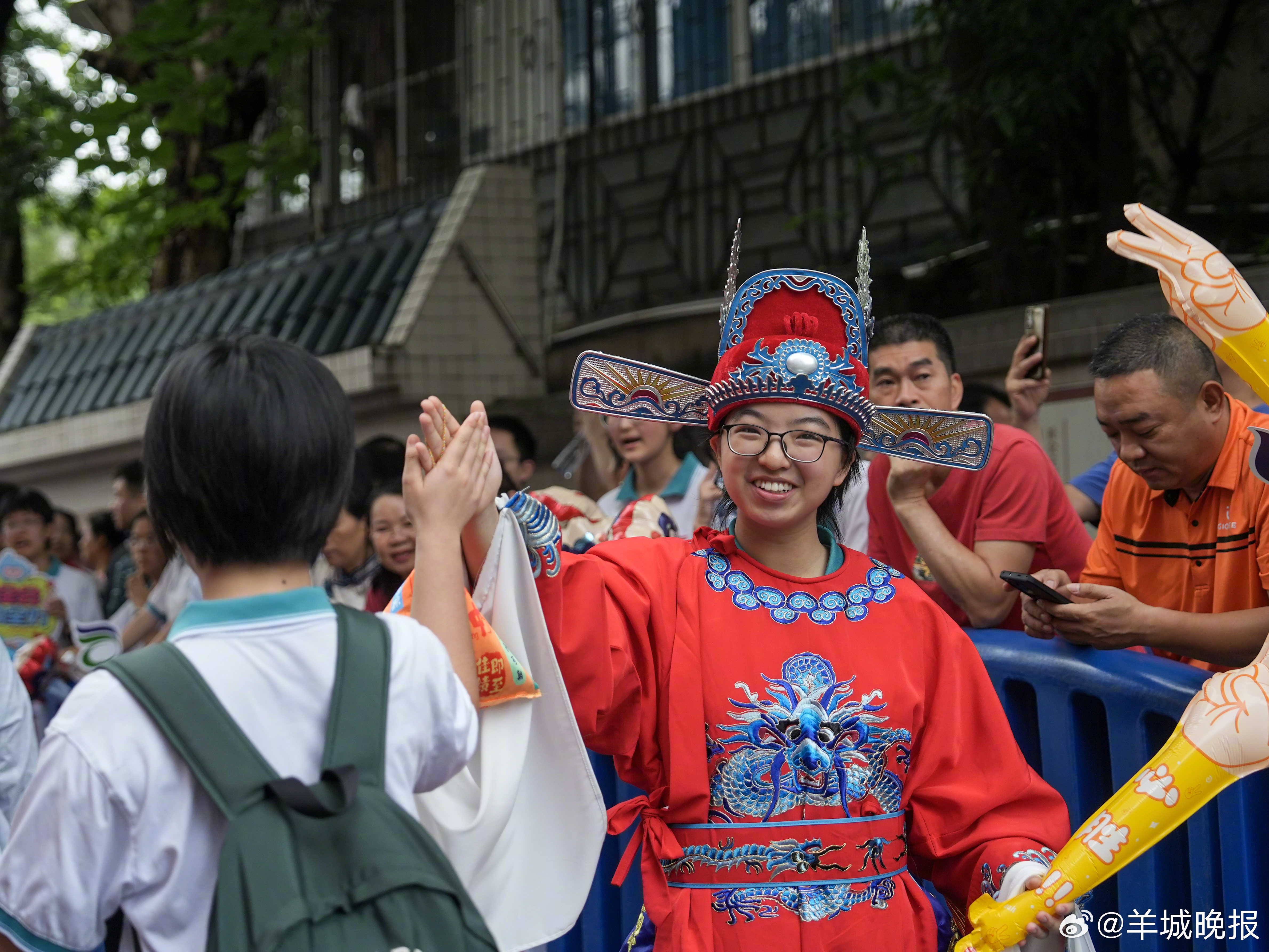 【今年广东共有78.22万名夏季高考考生】#高考第一天# 6月7日是广东2025