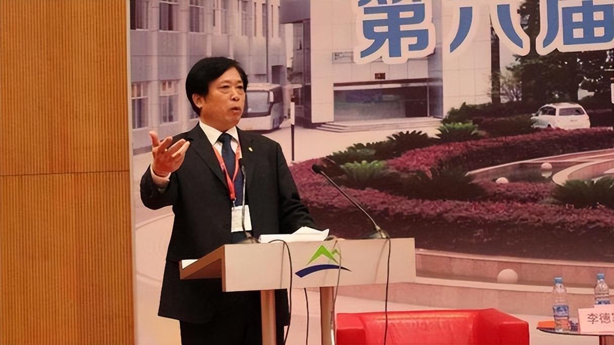 他造出了救活亿万农民的除草神药百草枯，但被全网骂是"杀人凶手"，百草枯发明人李德