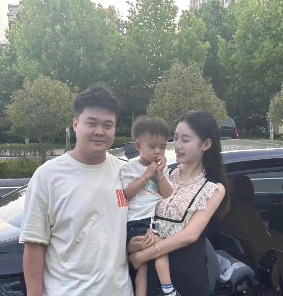 爸爸的颜值对孩子影响很大呀 