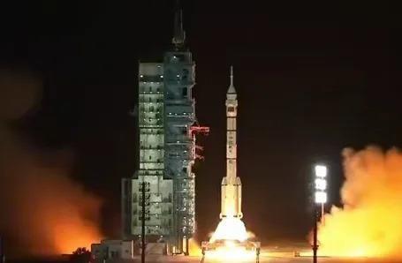 10月30日，神舟十九号载人飞船发射，竟一举成功！这可是在众人议论纷纷，猜测能否