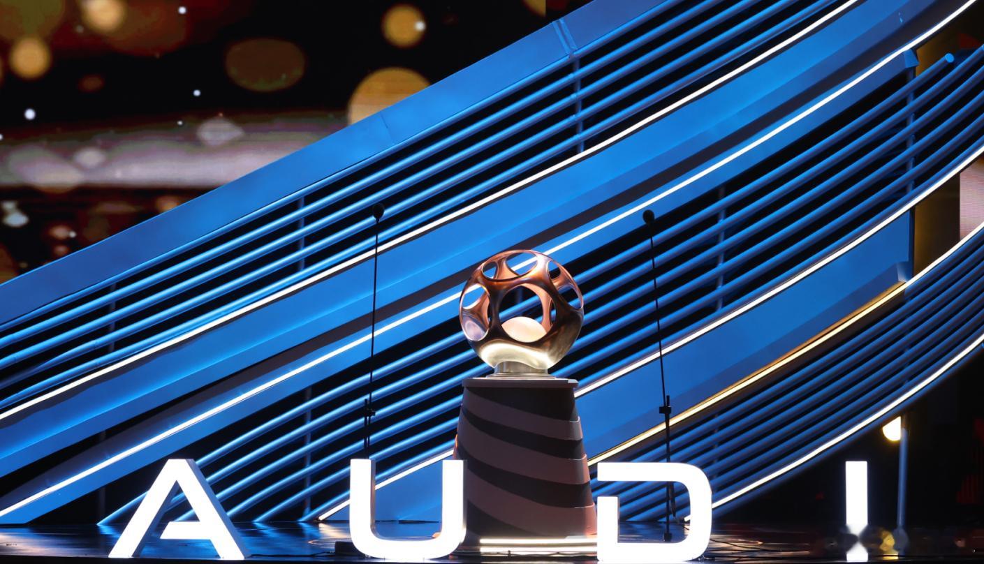 CMB体坛荣耀之夜，中国体坛名将济济一堂，自带闪耀光彩的奥迪E5 Sportba