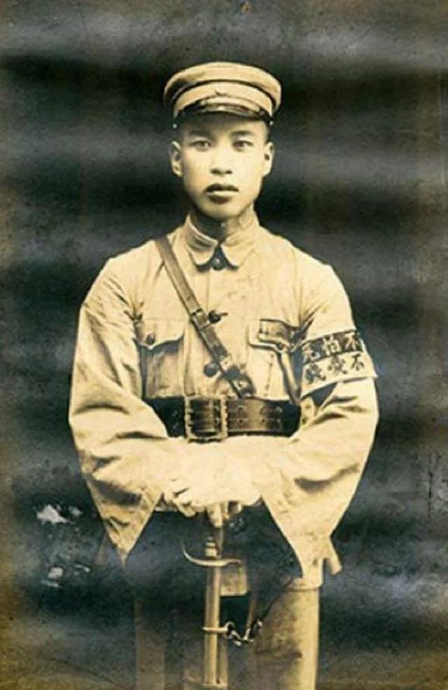 1929年，刘珍年活捉了老长官褚玉璞，并向褚家索要二百万赎金。经张学良斡旋后，双