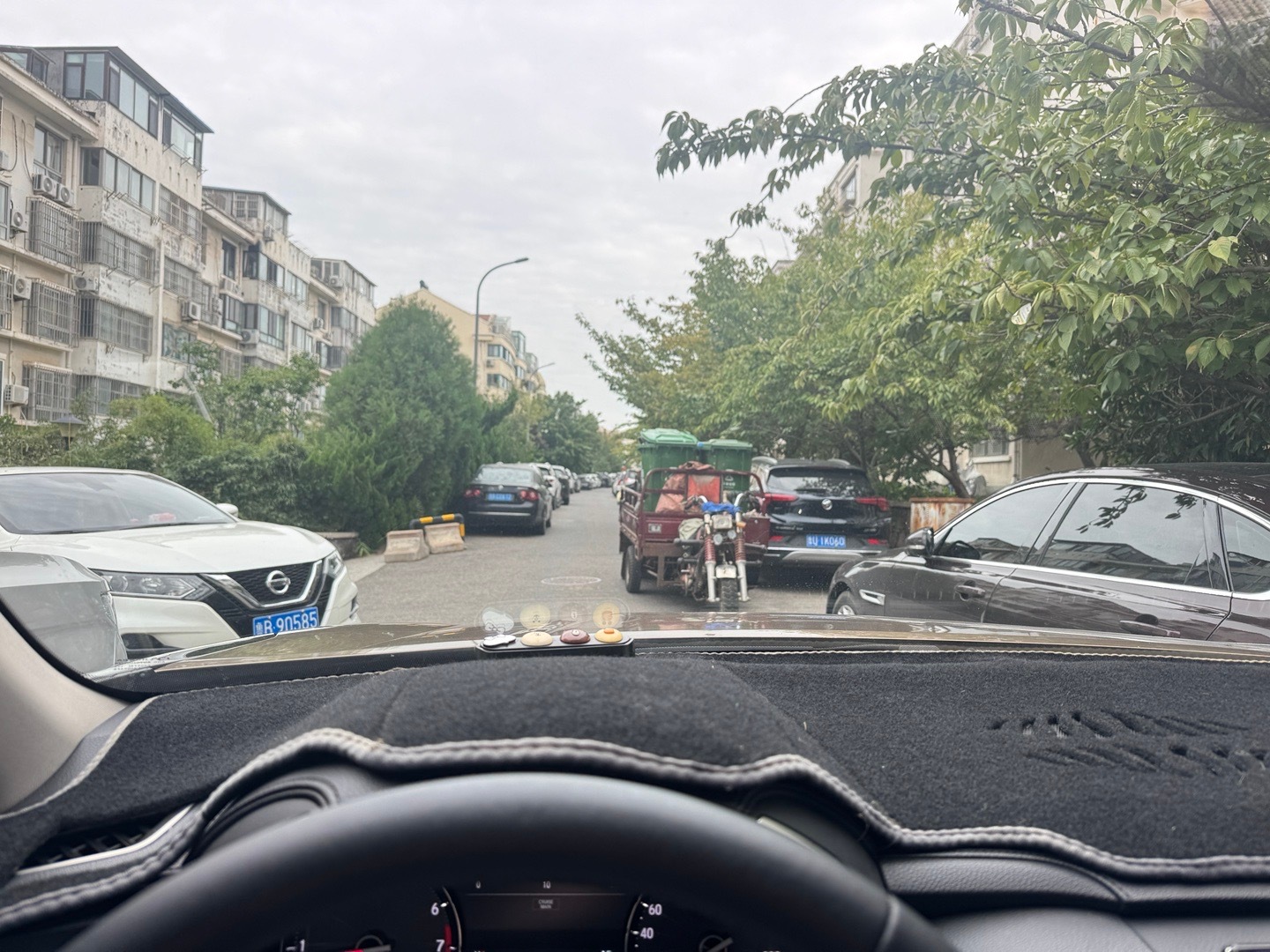 我家小区就这种小路…真的很锻炼车技了[泪奔] ​​​