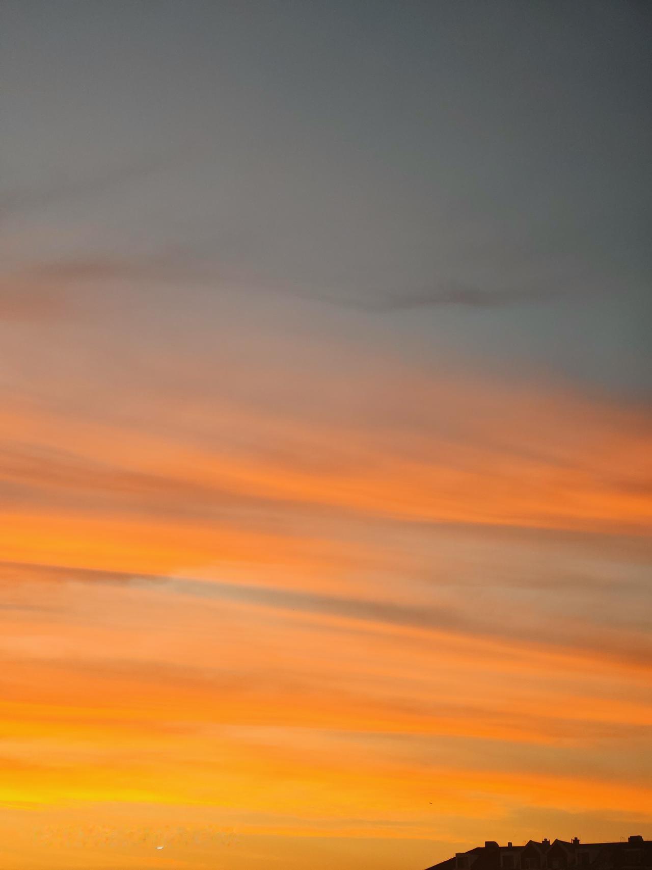 通州天空之城真是个打卡夕阳西下火烧云的宝藏地！上次我去的时候，刚到那就被眼前的景