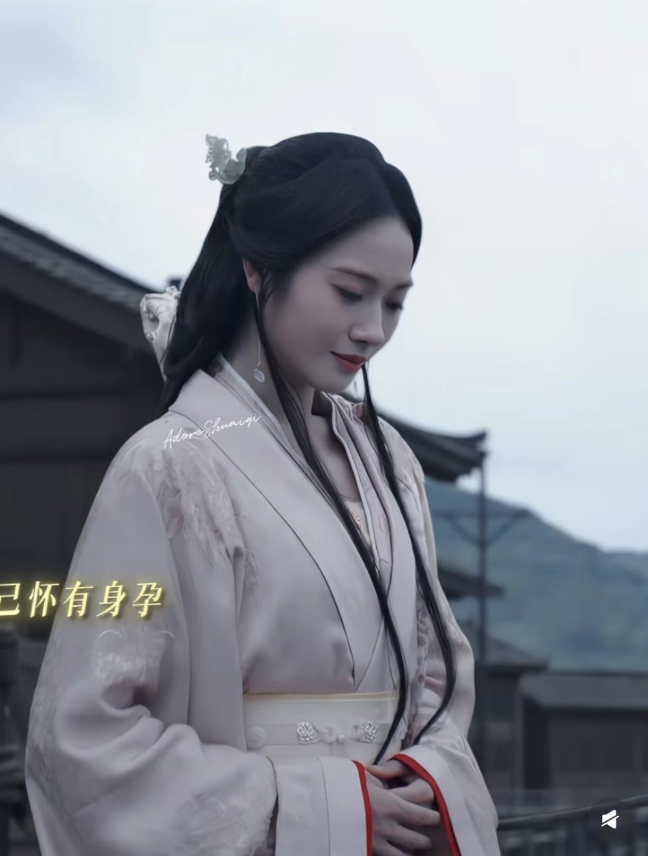 范帅琦最仙的衣服耍最狠的剑百花杀仙裙藏锋芒，拔剑气场全开,很难不被范帅琦这一身装