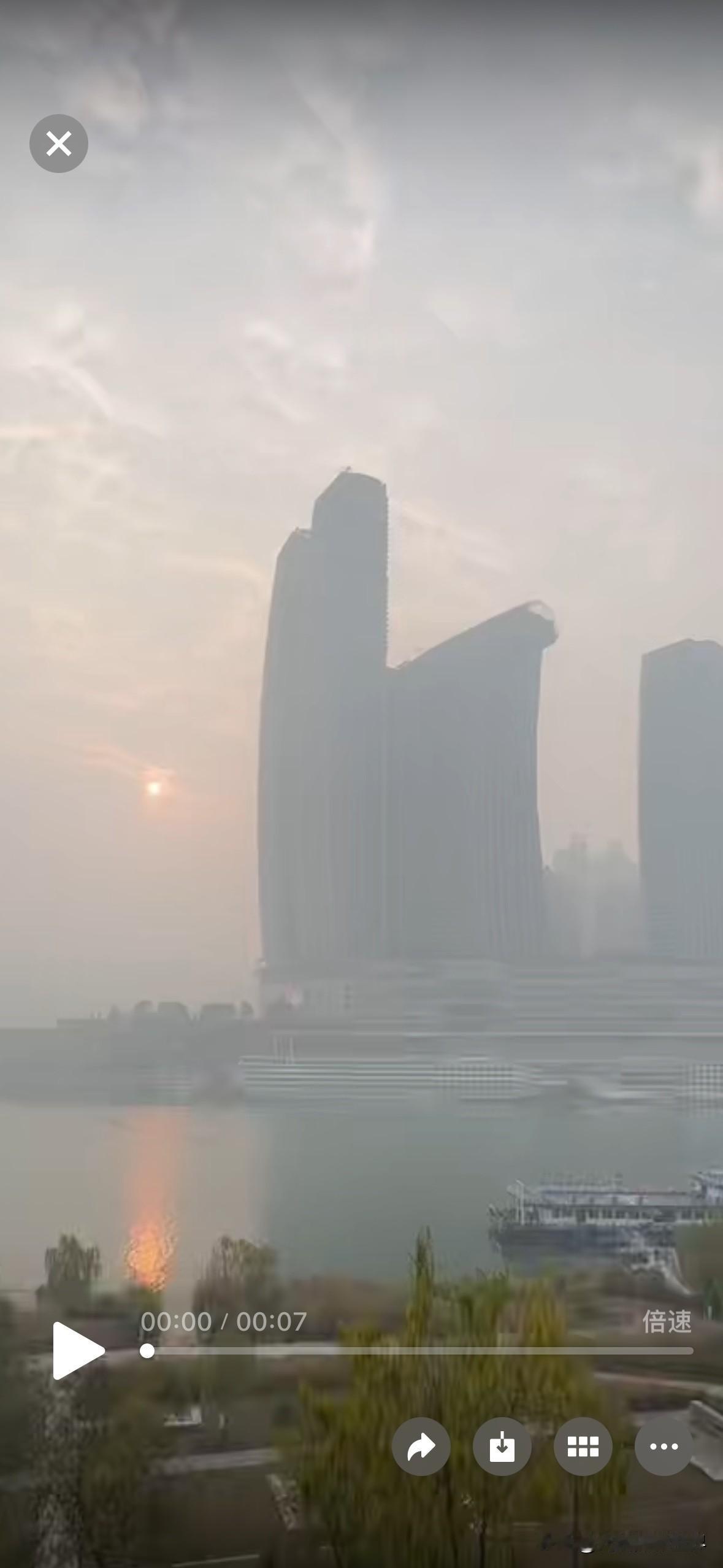 十个人里的第一名，50人班级的前五名，大家觉得哪个更厉害啊？

能够考上公办本科