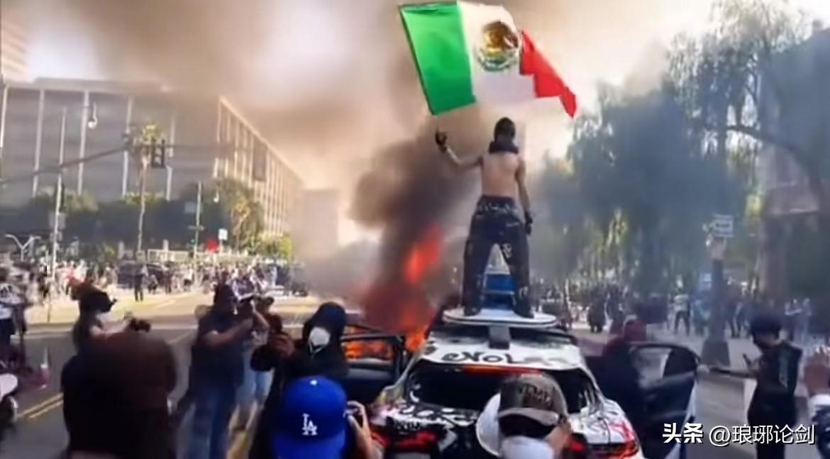 美国天天示威游行，真能逼政府改主意？看完这3点，你就懂了

太扎心了！
纽约民众