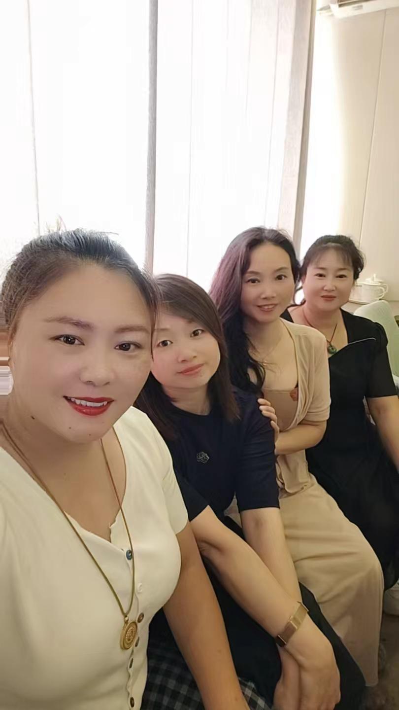 难得一聚美美哒