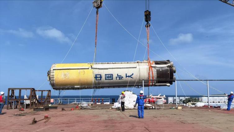 中国载人航天工程办公室宣布，中国完成首次火箭一级箭体海上打捞回收任务。

据中国
