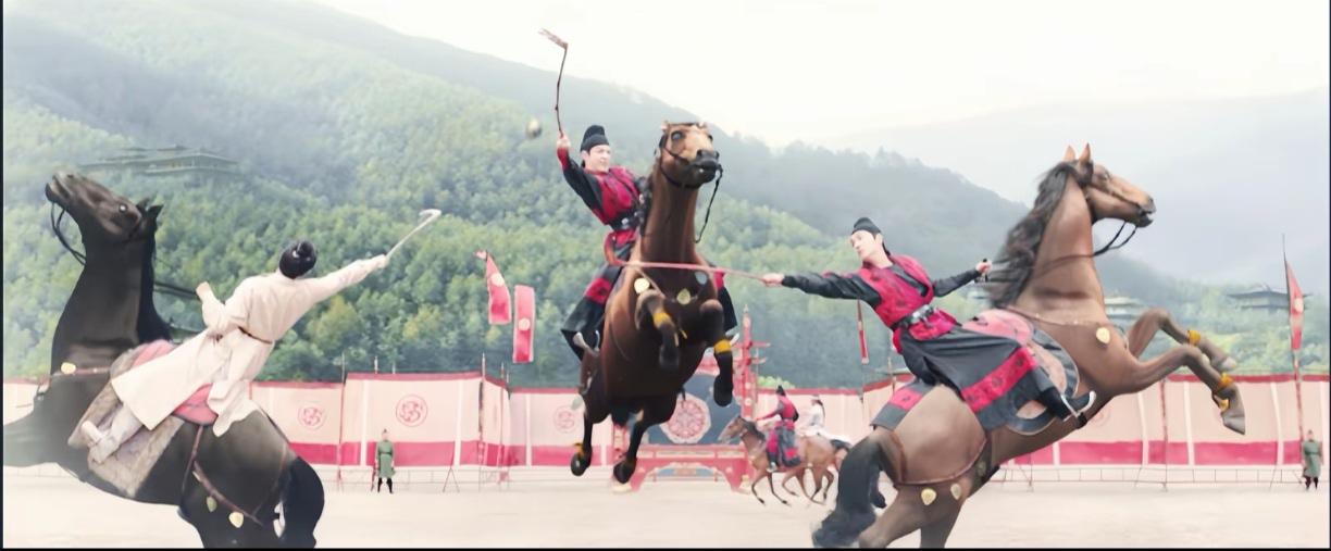 一场马球
卢凌风好帅
骑  打  击  钩
进球
堪称经典
皇帝老儿
太工于心计