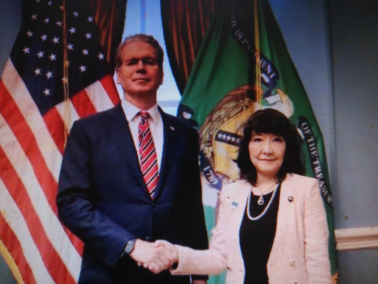贝森特想在国际金融上做文章，日本是牺牲品必须要驯服！

美国财政部长斯科特·贝森