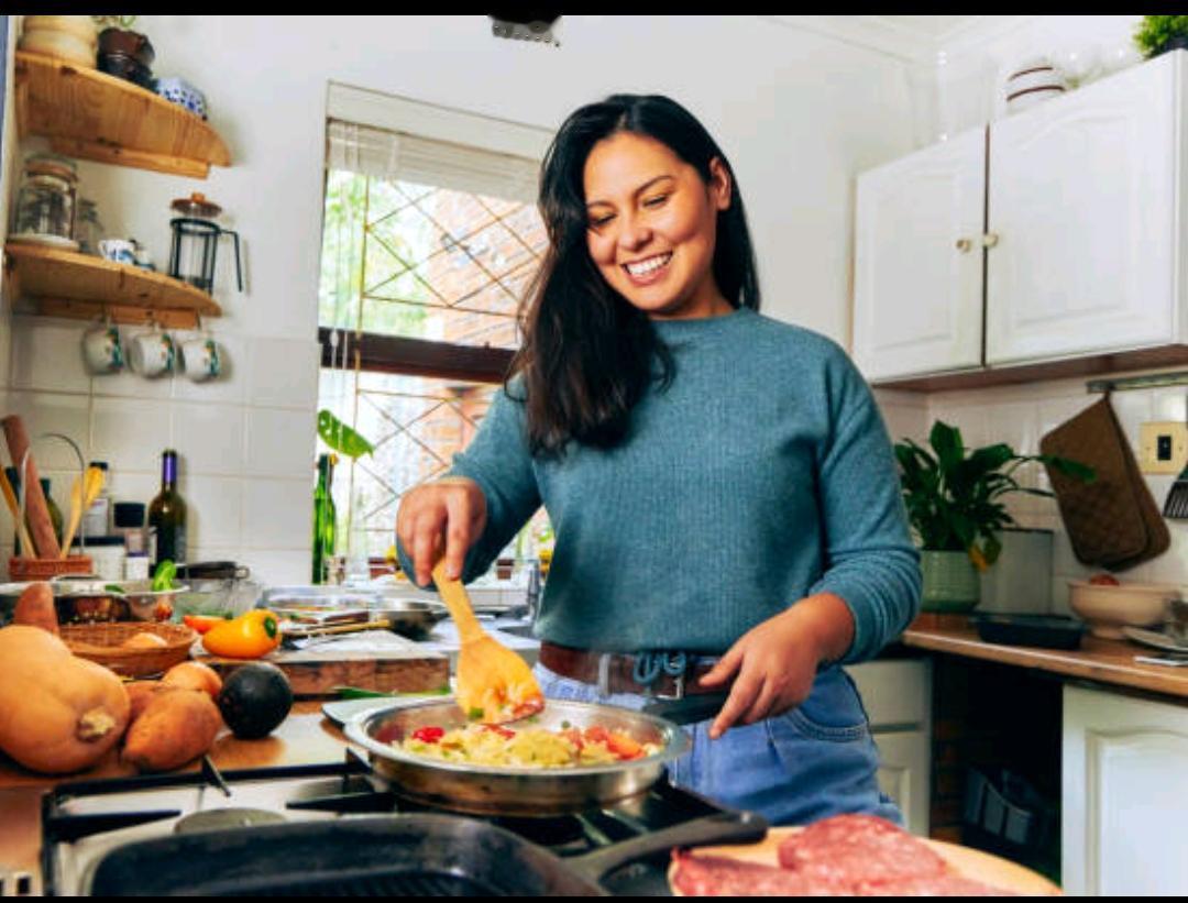 “做饭是女人的事”？醒醒吧，都2026年了！
 
凭啥女人既要上班赚钱，又要包揽