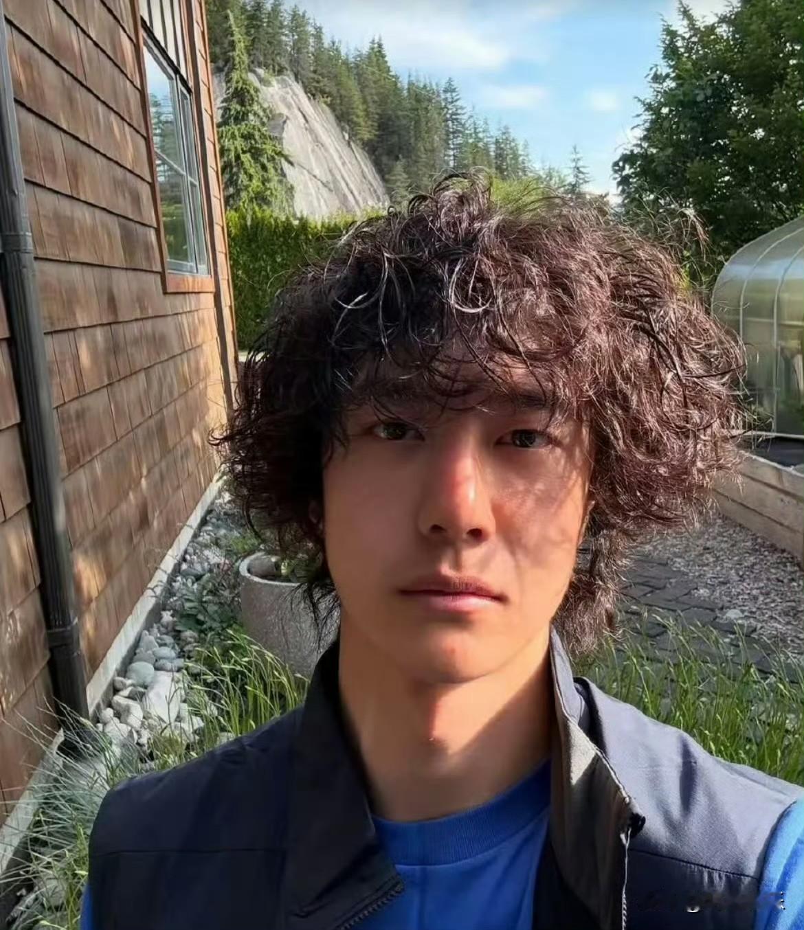 王一博内娱活爹你称第一没人敢称第二，能不能参加个极限类的综艺玩一下 ？
在王一博