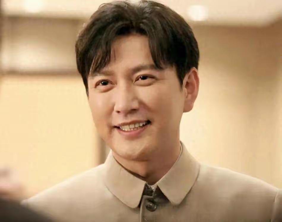 追《好好的时光》，好喜欢王仁君饰演的方亮。
虽说人不可貌相，但王仁君那张好人脸，