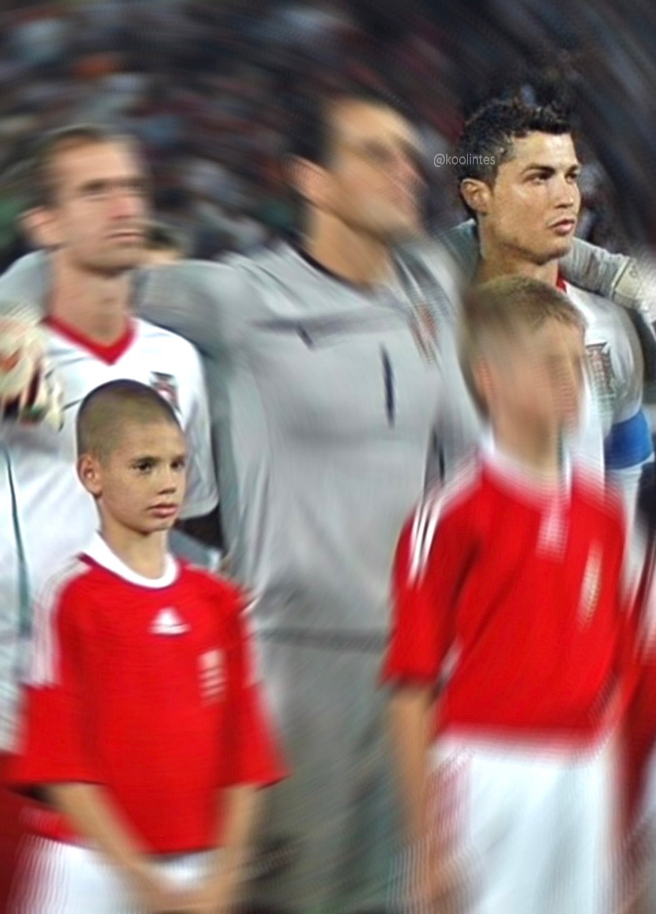 索博也是一款同比长大的小孩。。。 ​​​