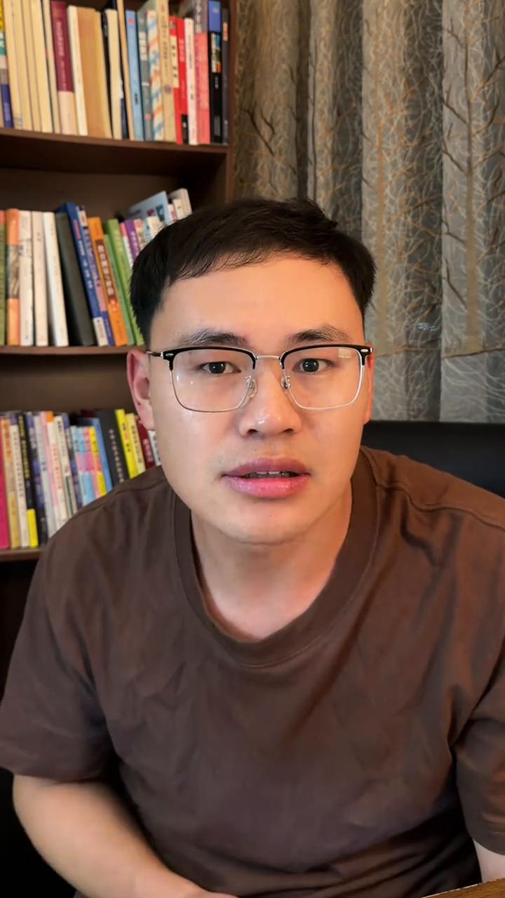 600分上大专？
如果高考考了600分，最终上了一个本科的院校，那没得说。但是如