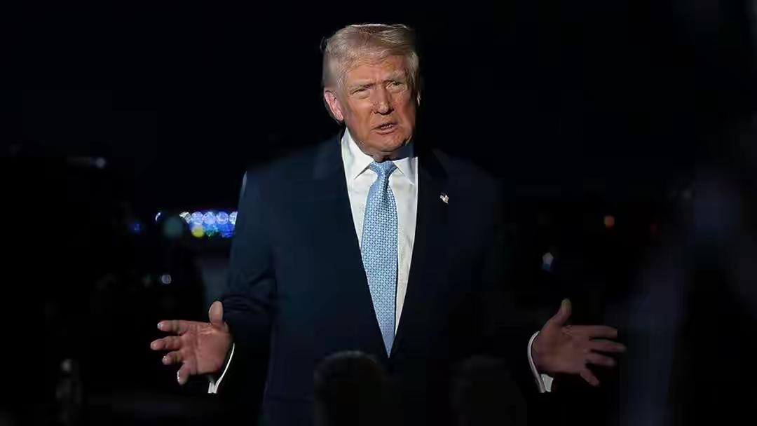 特朗普：欢迎中国车企来美建厂！
来源于X原推特
罗鸿：特朗普这份“欢迎”，实为蜜