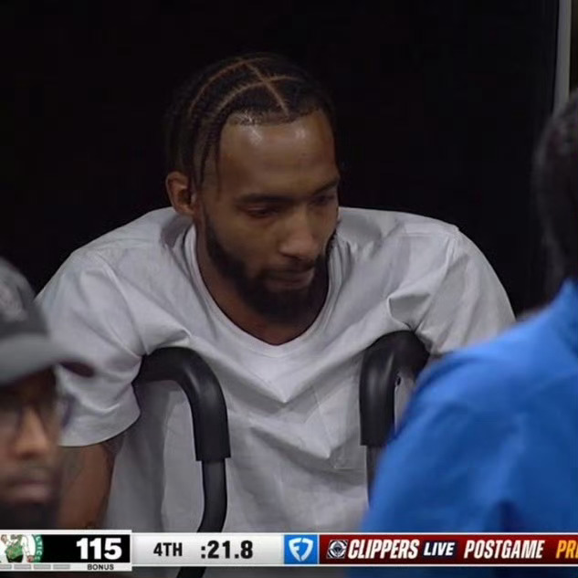 伤病报告显示：小琼斯右膝酸痛 