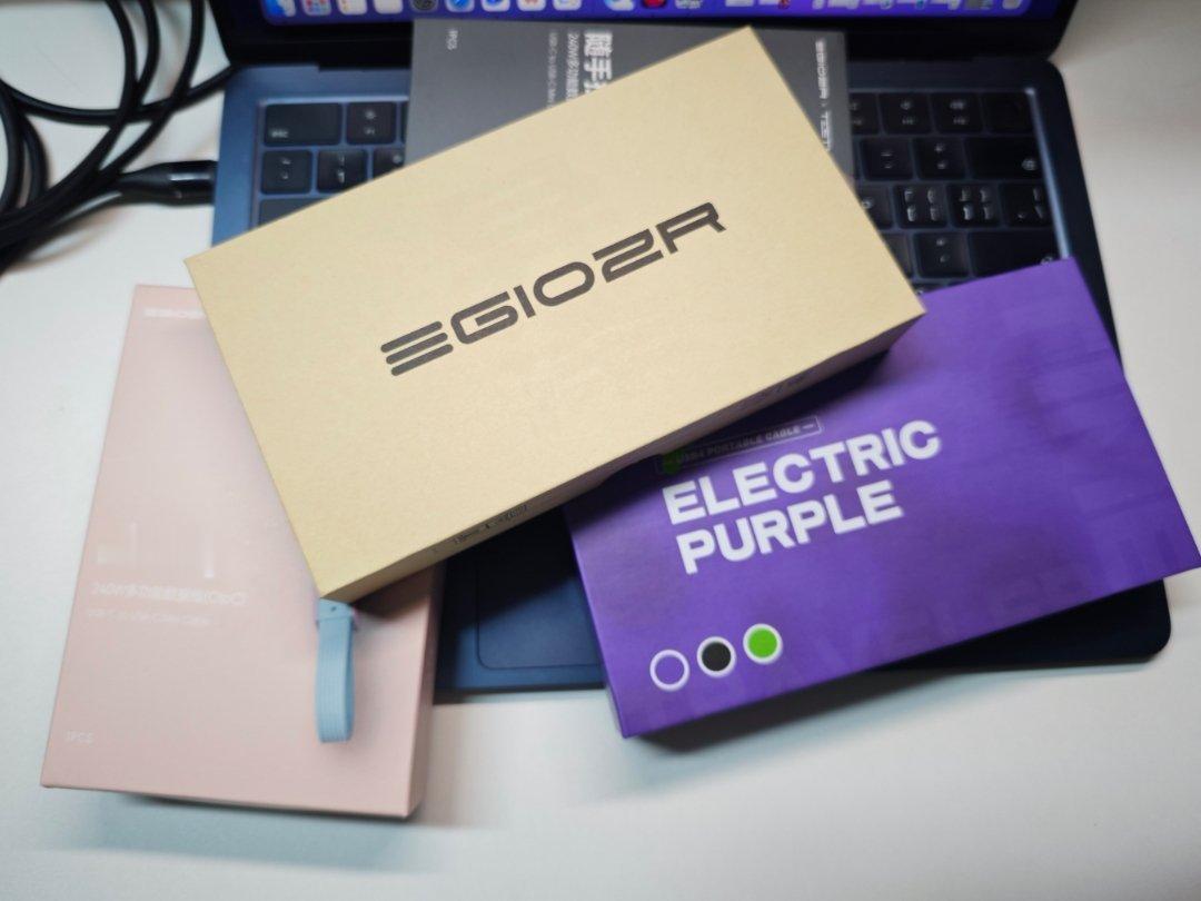 整了点有意思的小玩意，美丽且实用，的短线做的很精致，还是USB 4.0的，对于天