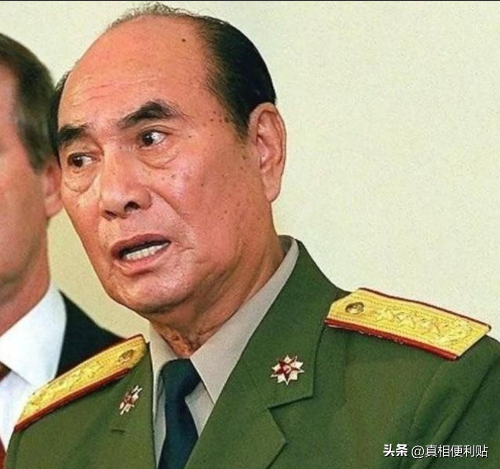 1989年，时任广州军区司令的张万年将军在夜间值班时想抽烟，发现烟抽完了，便叫来