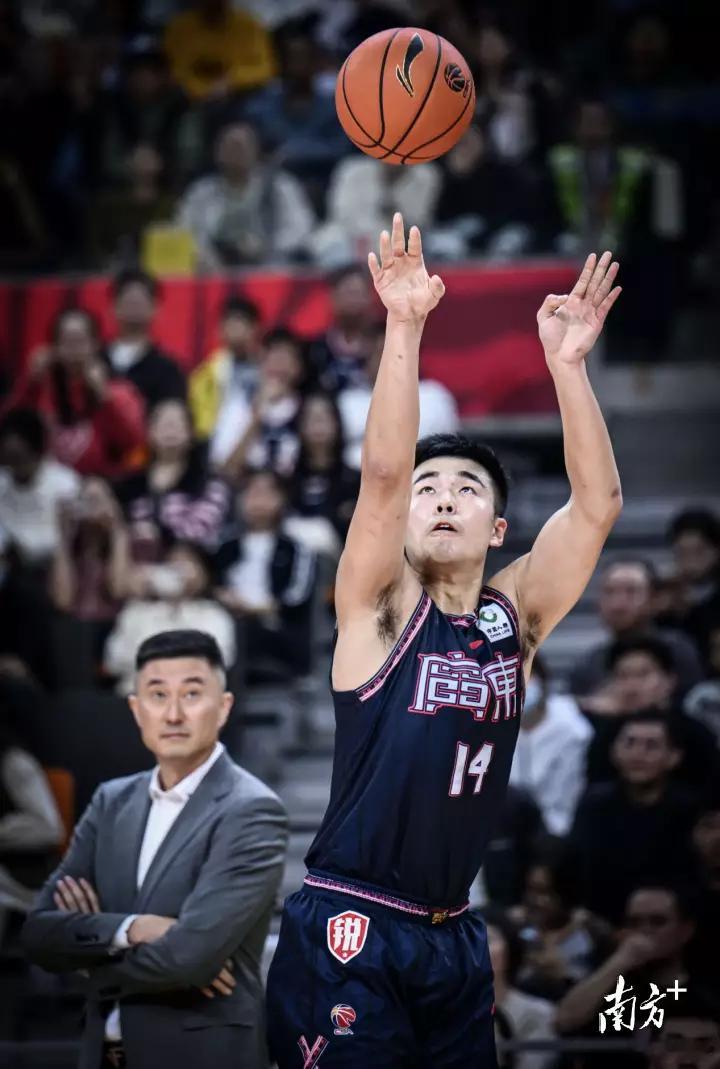 “出现在该出现的位置，把该投进的球投进去” 