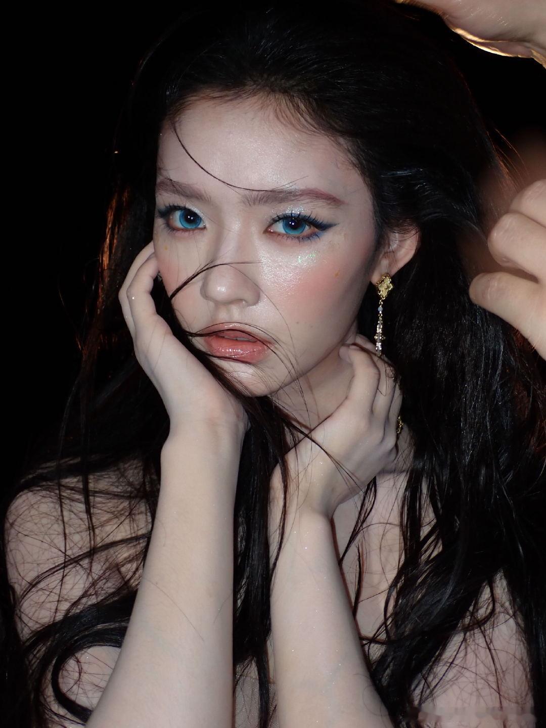 帮我修一下这张图 我感觉我修的还不算惊艳 拜托拜托🥺 （